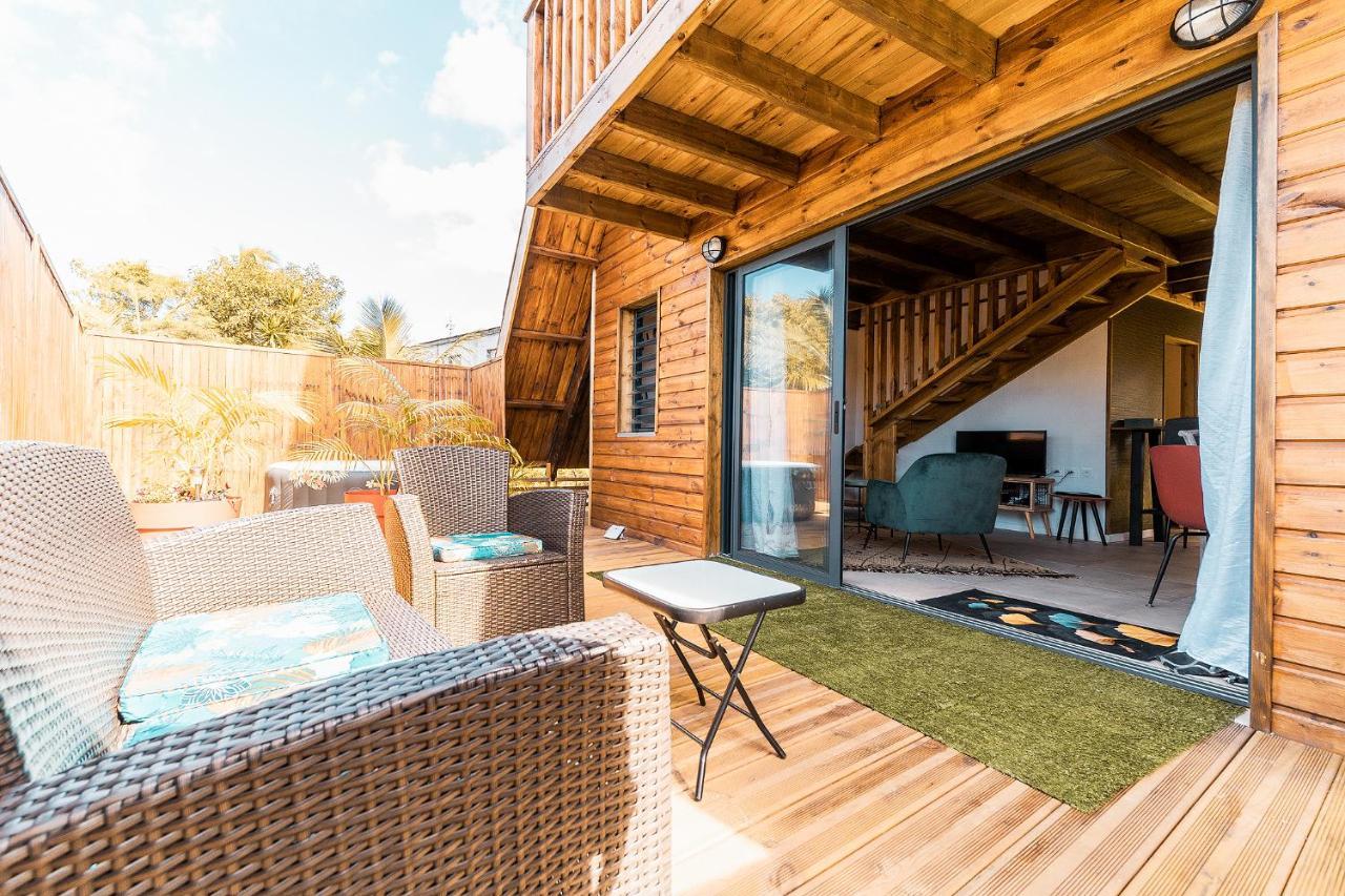 Charmant Chalet Avec Jacuzzi, L'Ile O Vert Сен-Філіпп Екстер'єр фото